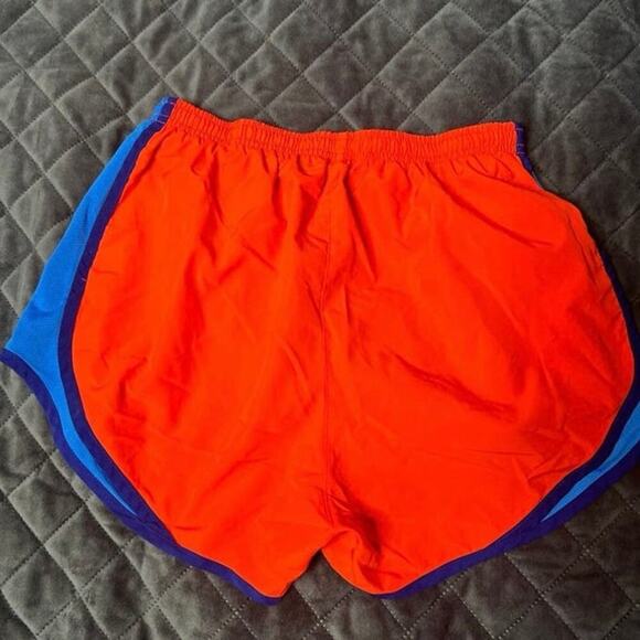 ˚₊‧꒰ა ☆ ໒꒱ ‧₊˚ NIKE DRI FIT SHORTS WOMEN'S SIZE SMALL MULTICOLORED  (2A-17) - Picture 2 of 7